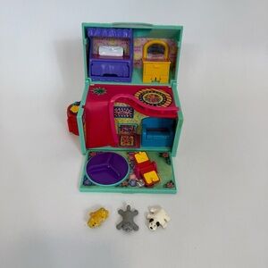 Pound Puppies 1990’s Galoop Happy Home Hideaway Micro Mini Playset